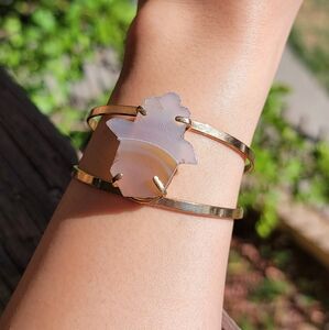 NEW 1.27" x 1.04" ADJUSTABLE GOLD PLATED COPPER BRAZILIAN AGATE HAMSA HAND CUFF